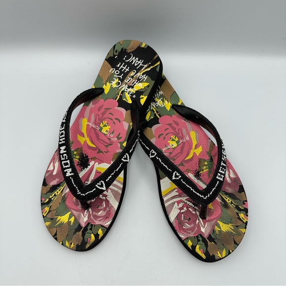 Betsy Johnson Flip Flops Floral Beaded Hearts Women’s Size 8M Preowned GUC - Picture 1 of 10